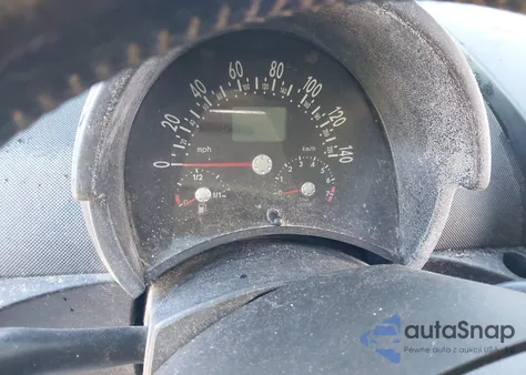 2004 Volkswagen New Beetle Coupe z USA, uszkodzony, nr VIN 3VWGK31C14M421194